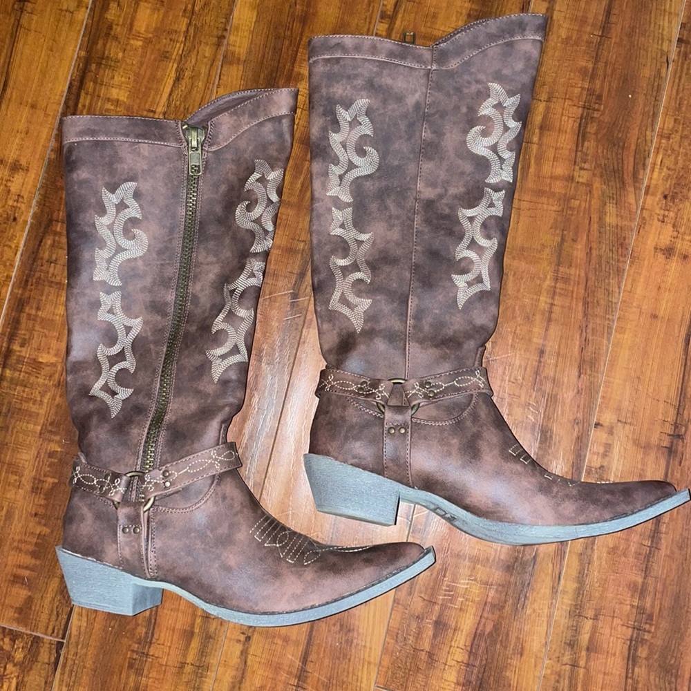 Brown boots